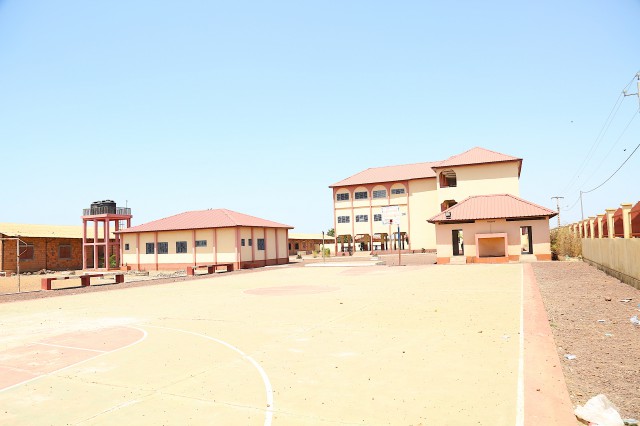 <span id='diak'>LYCÉE AMICAL CABRAL DE KOUROUSSA</span> <a class='icon image-popup d-flex justify-content-center align-items-center'      href='__upload/0M8A6307.jpg' style='font-size:18px;color:darkred'>Voir plus!</a>